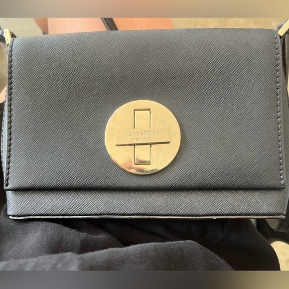 kate spade Handbags - EUC Kate Spade Black Crossbody